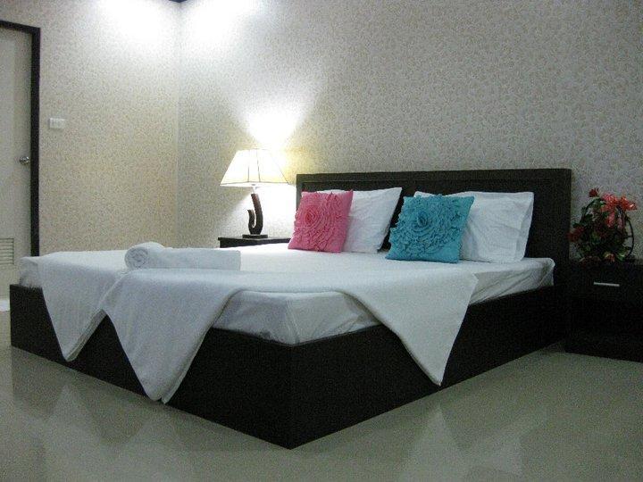 J L Residence Hotel Sattahip Extérieur photo